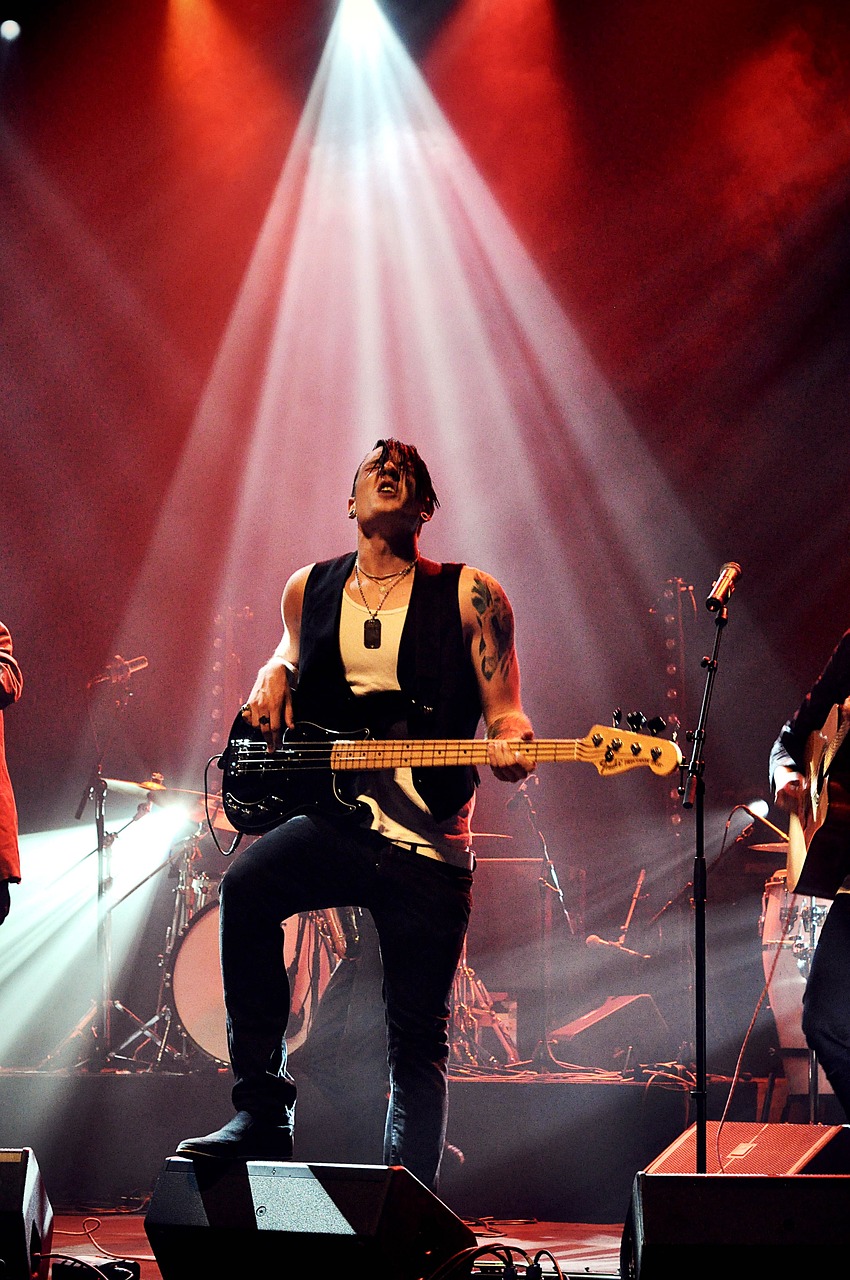 邢昭林近期照片，新星之光的多元魅力展現(xiàn)