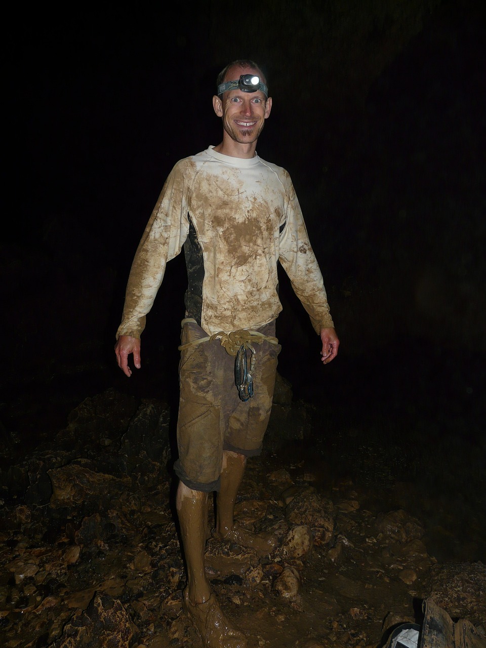 洞穴女孩，電影中的生存挑戰(zhàn)與冒險之旅