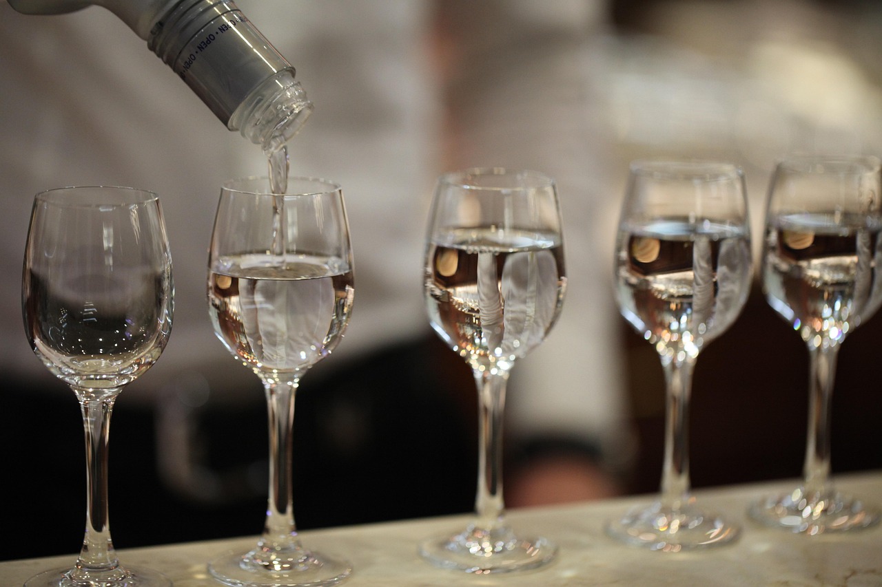 鴨溪窖酒52度價(jià)格深度解析及市場(chǎng)行情探討