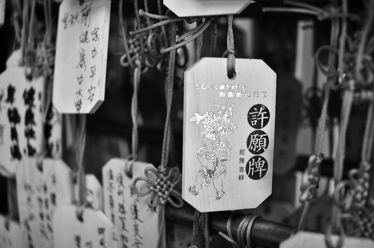 最新?lián)嵝粽撸P(guān)愛英雄，深情撫慰人心