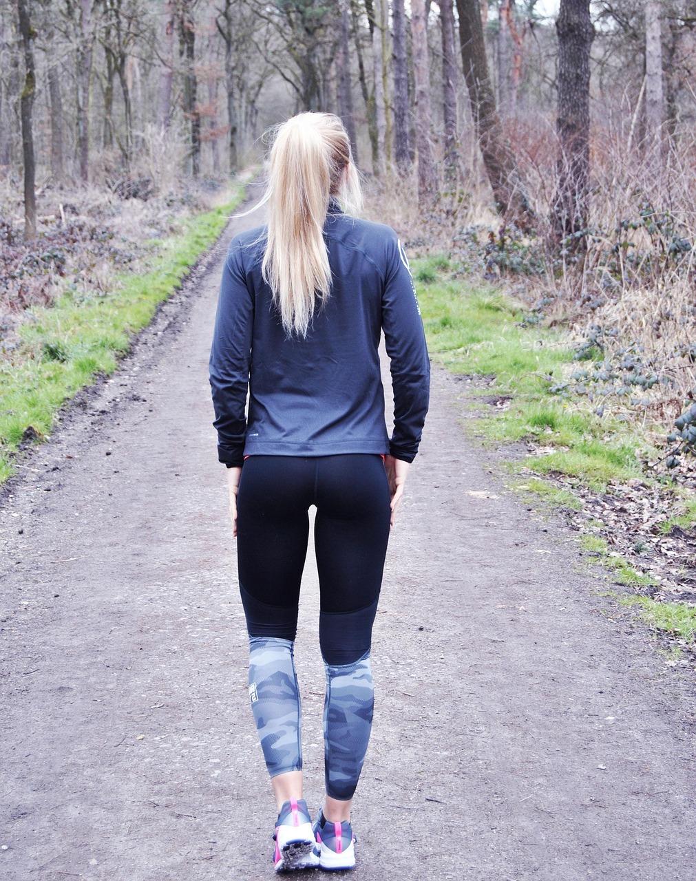 最新水手服時尚潮流，青春風(fēng)尚的新標(biāo)桿引領(lǐng)潮流！