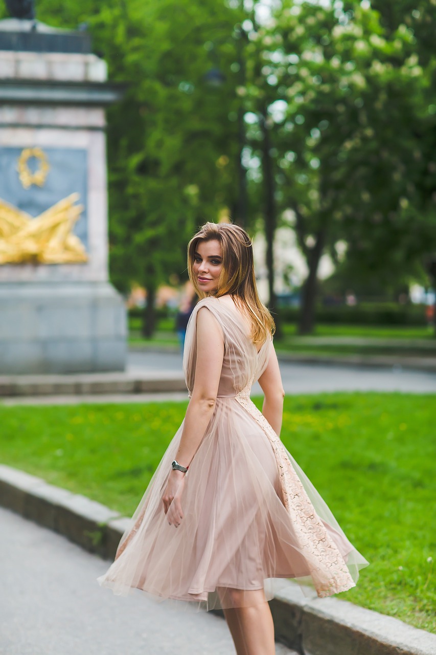 女明星校服，時(shí)尚青春完美融合的魅力展現(xiàn)