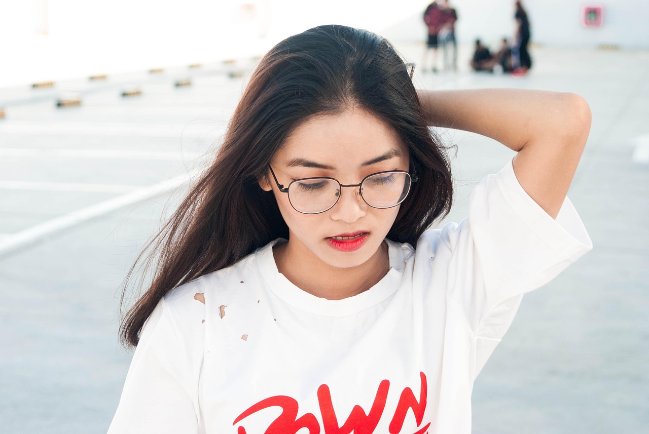 明星T恤穿搭，時尚潮流與個性表達的新風尚標桿