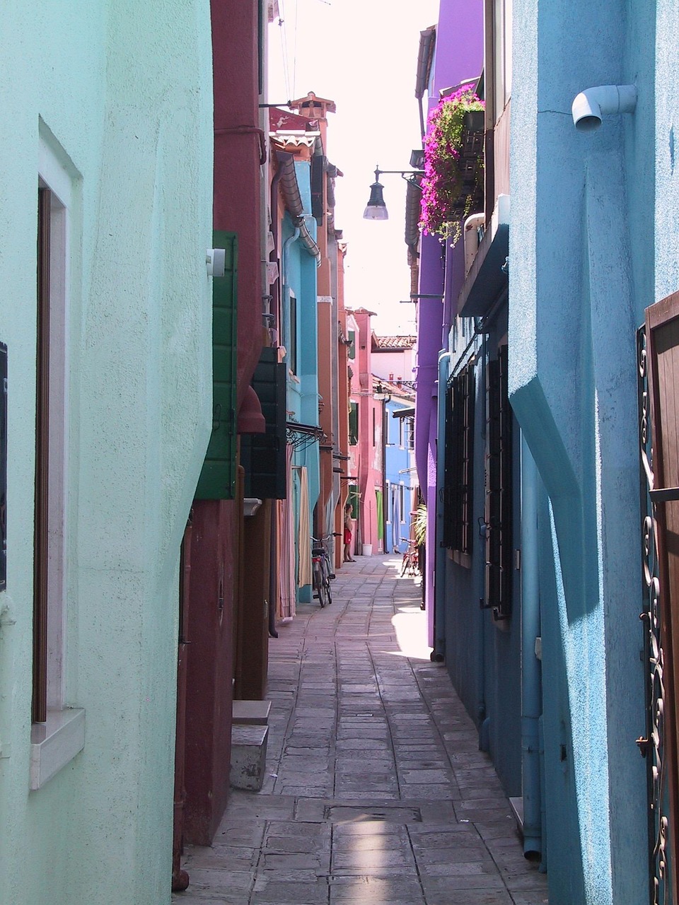 迷霧中的陰影，最新恐怖空置屋揭秘