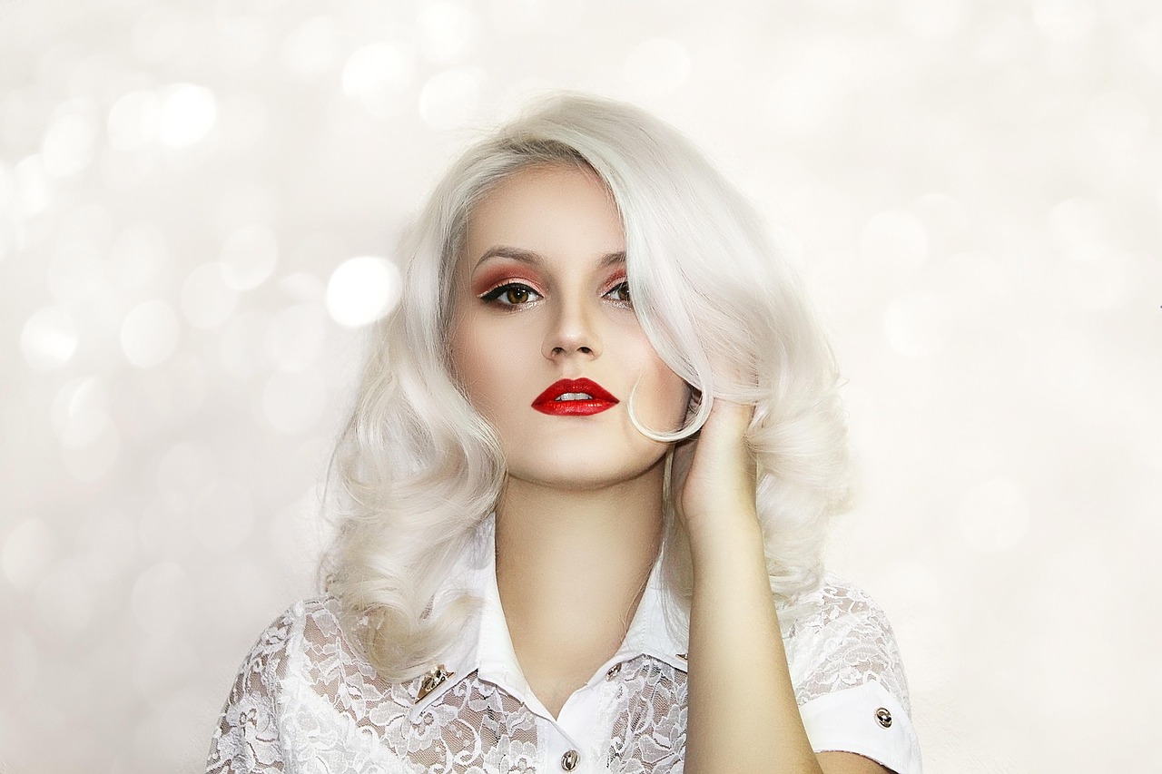 動漫男生發(fā)型圖片,時尚潮流靈感庫,展現(xiàn)獨特魅力風采