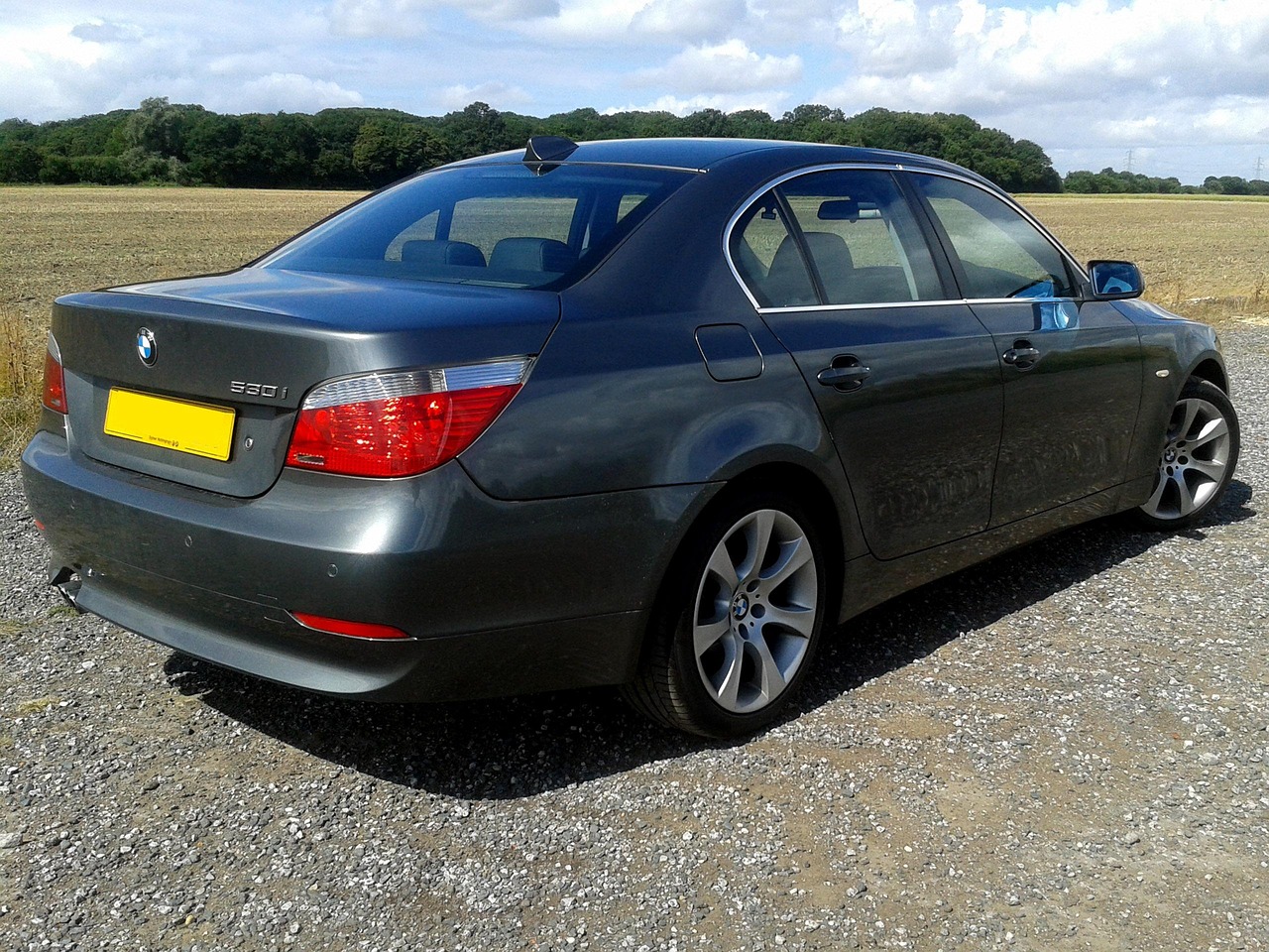 全新奔馳E級(jí)轎車,精工細(xì)琢的優(yōu)雅與超凡性能體驗(yàn)