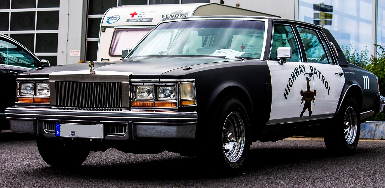 奧迪Q3前擋風(fēng)玻璃價格詳解,影響因素及探討