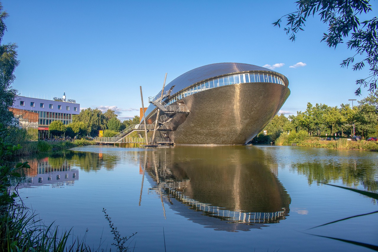 深圳大學(xué)最新排名展現(xiàn)卓越實(shí)力，騰飛之姿揭秘