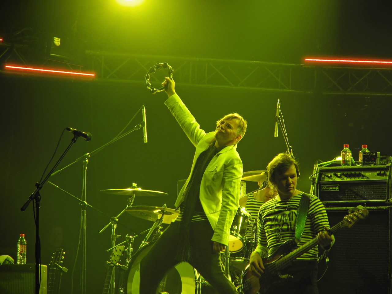 音樂繁榮與創(chuàng)新浪潮，最新歌曲發(fā)布引領(lǐng)潮流