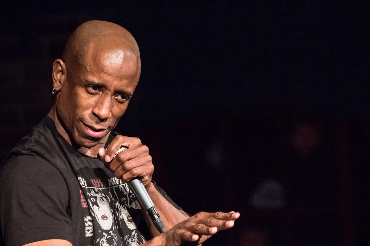 秉國(guó)演員的非凡魅力與卓越表現(xiàn)之道