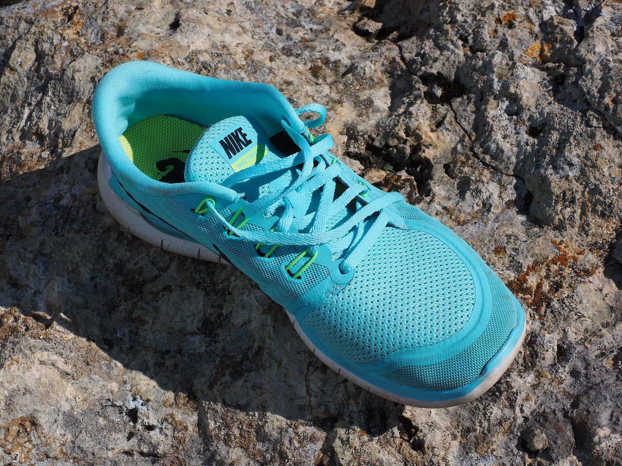 最新時尚舒適運動鞋推薦,引領(lǐng)潮流的不二之選