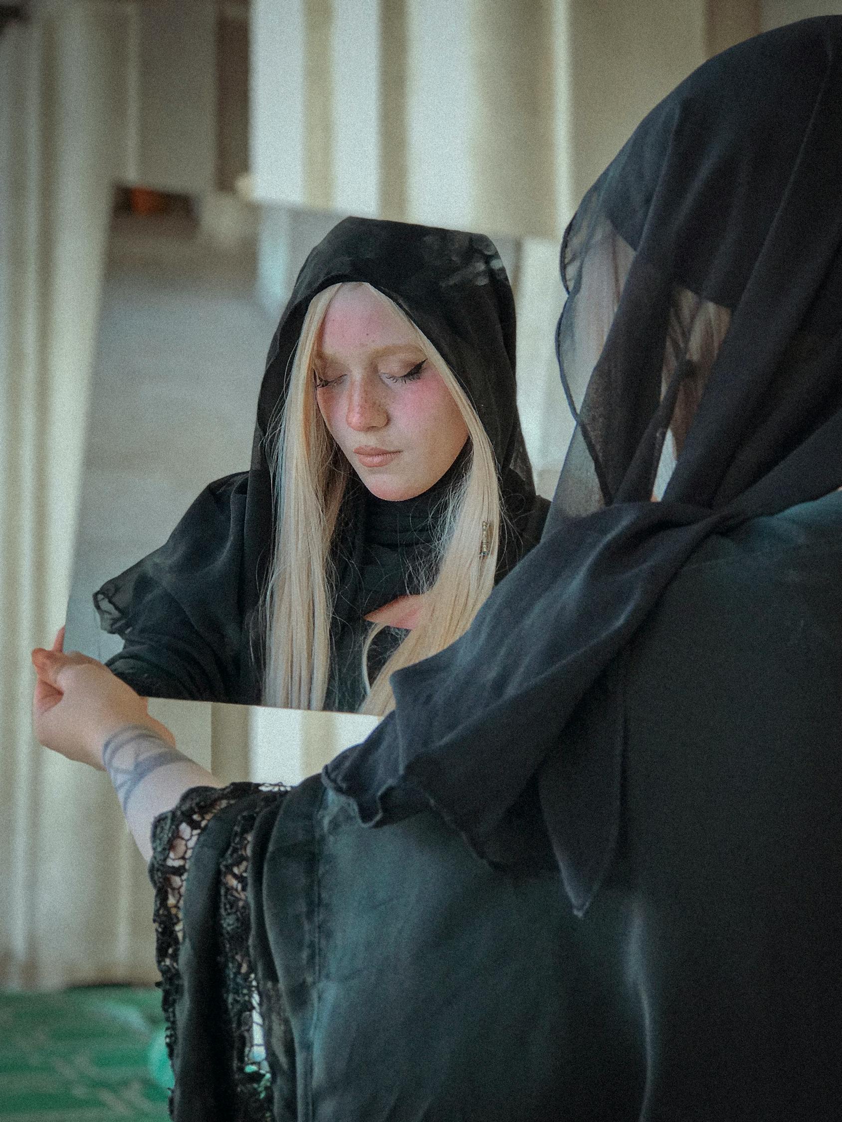 揭秘?fù)夏_女明星背后的故事與爭議，探尋神秘面紗背后的真相