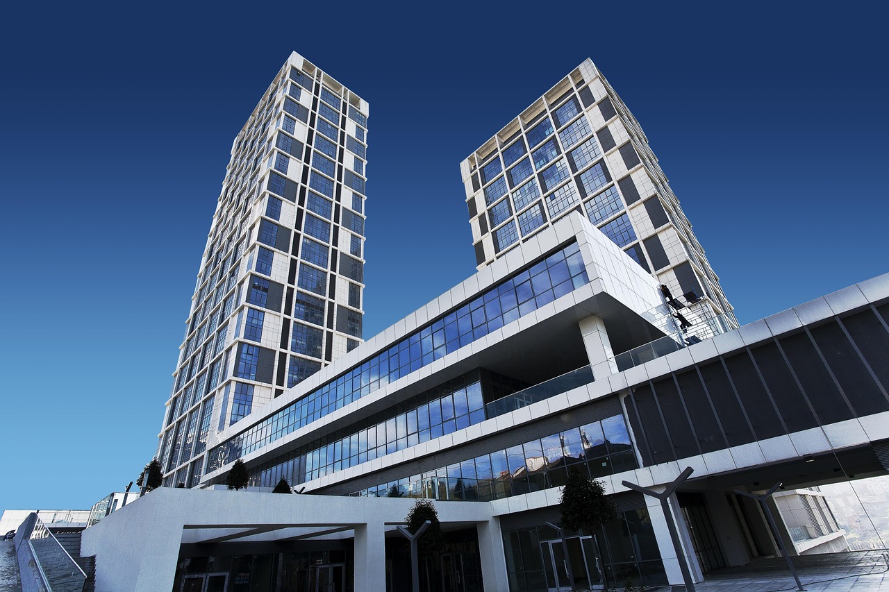 頤高集團(tuán)上市之路，探索、前瞻與成功之路