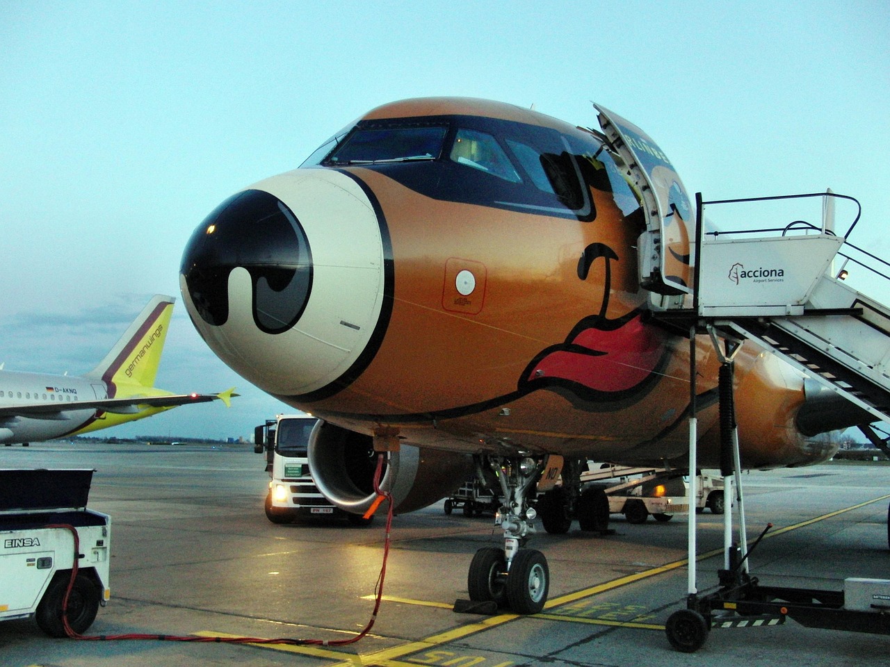 波音737價格揭秘，市場因素與飛機價值分析解讀