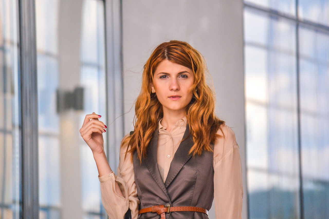 總裁校花傾心記，都市情緣的絢爛篇章