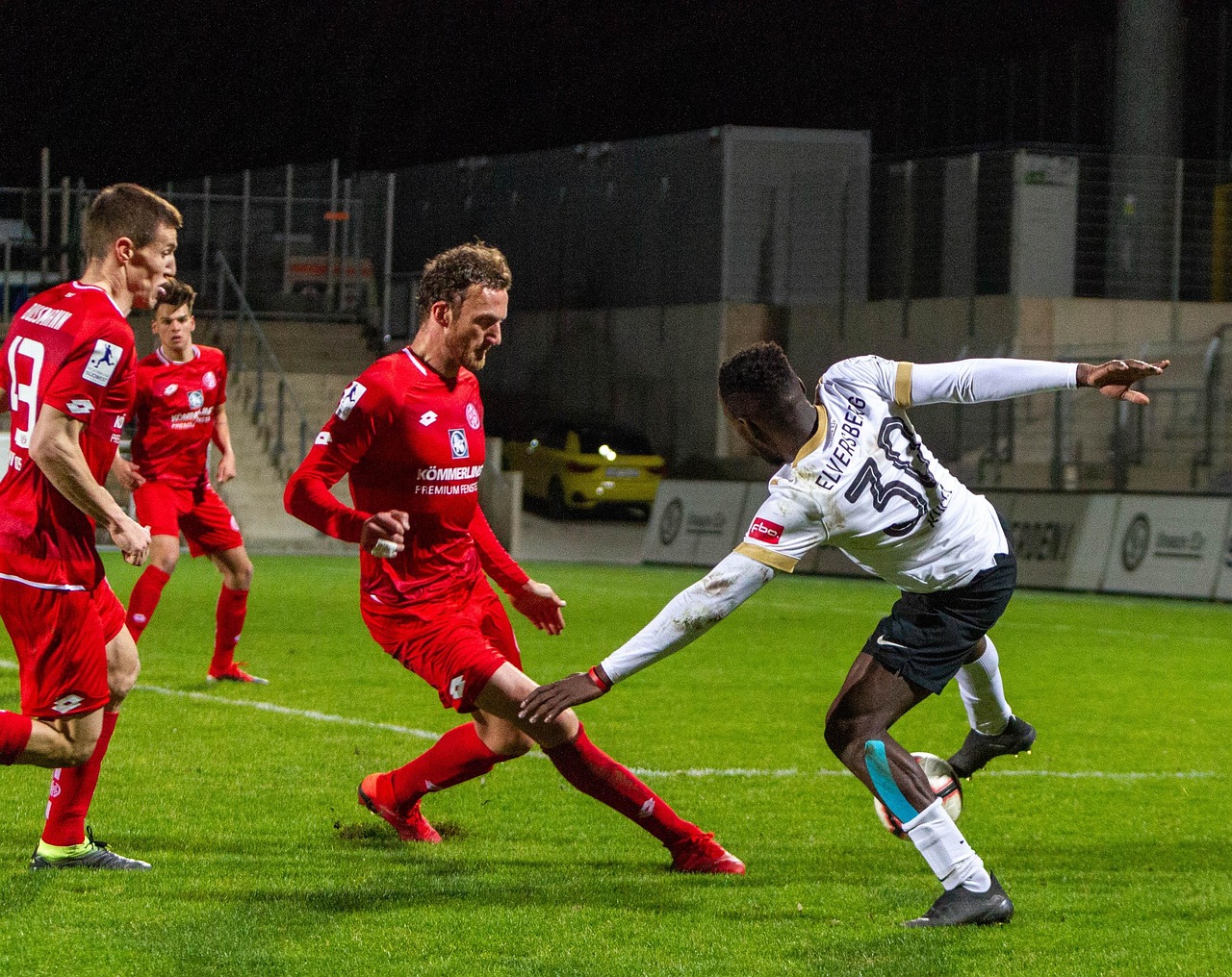 鐵餅比賽視頻,展現(xiàn)運(yùn)動(dòng)之美與競(jìng)技精神的瞬間風(fēng)采