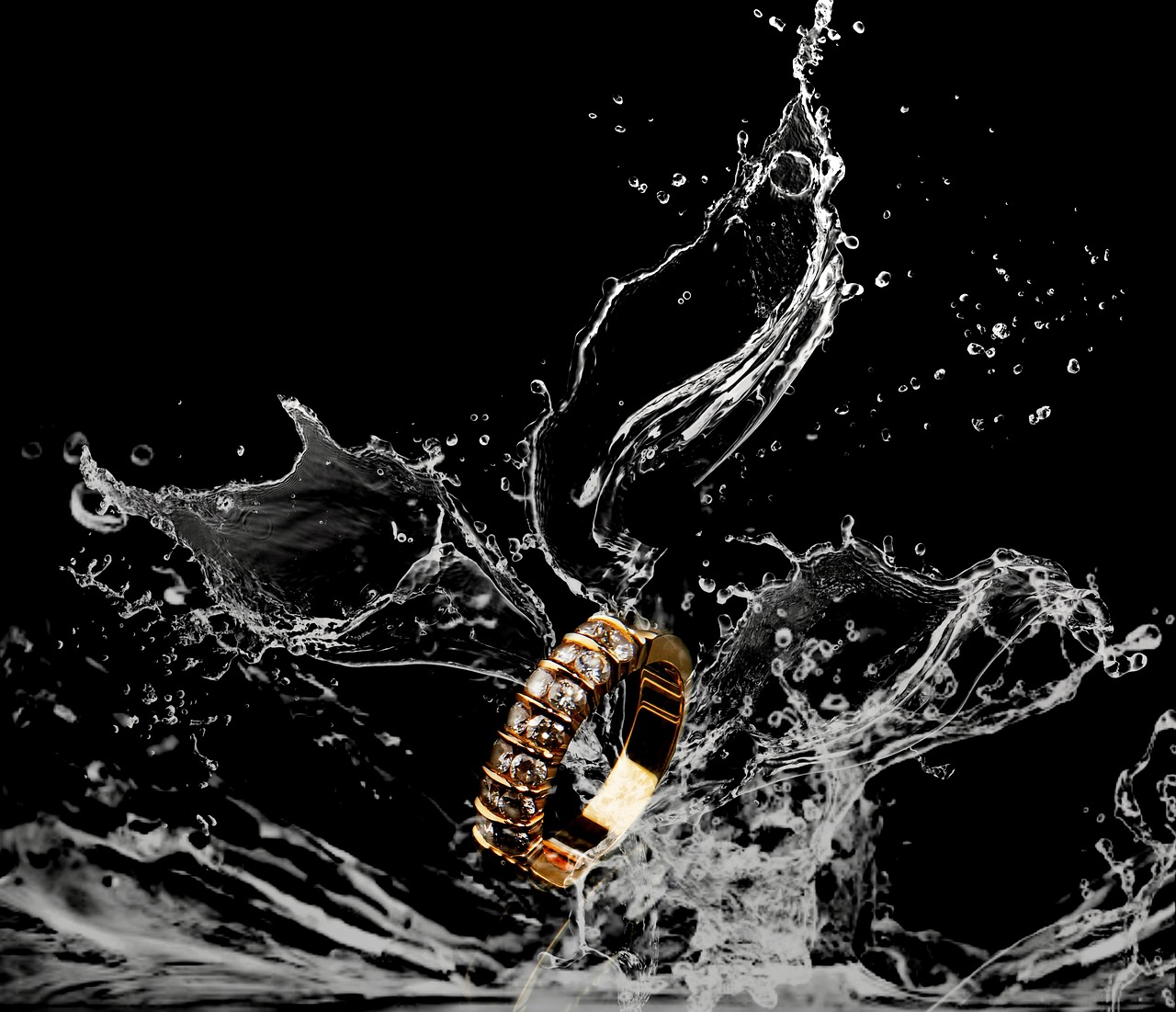 探尋黃花梨筆筒背后的價值因素與市場動態(tài),價格深度解析