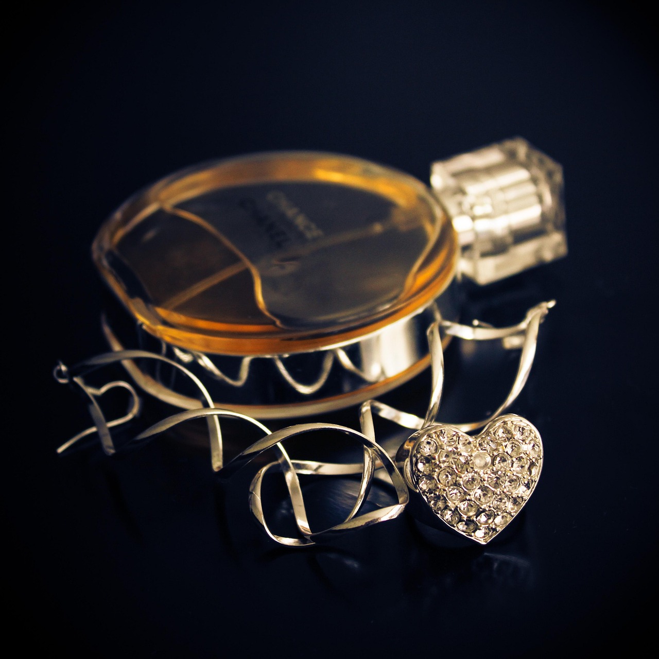 最新掛件，時(shí)尚新潮必備配飾，引領(lǐng)潮流新風(fēng)尚