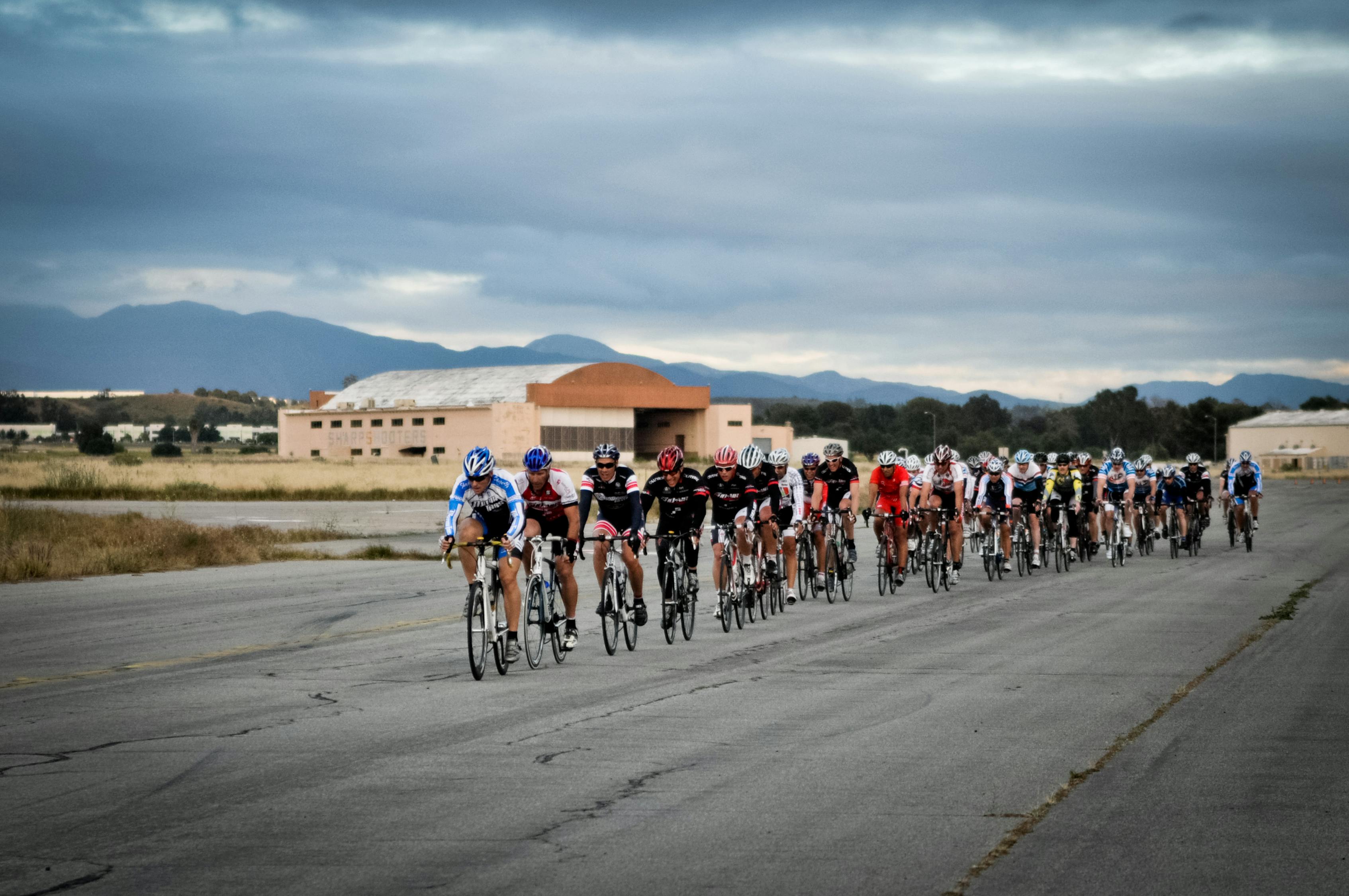 馬比賽，速度與力量的挑戰(zhàn)