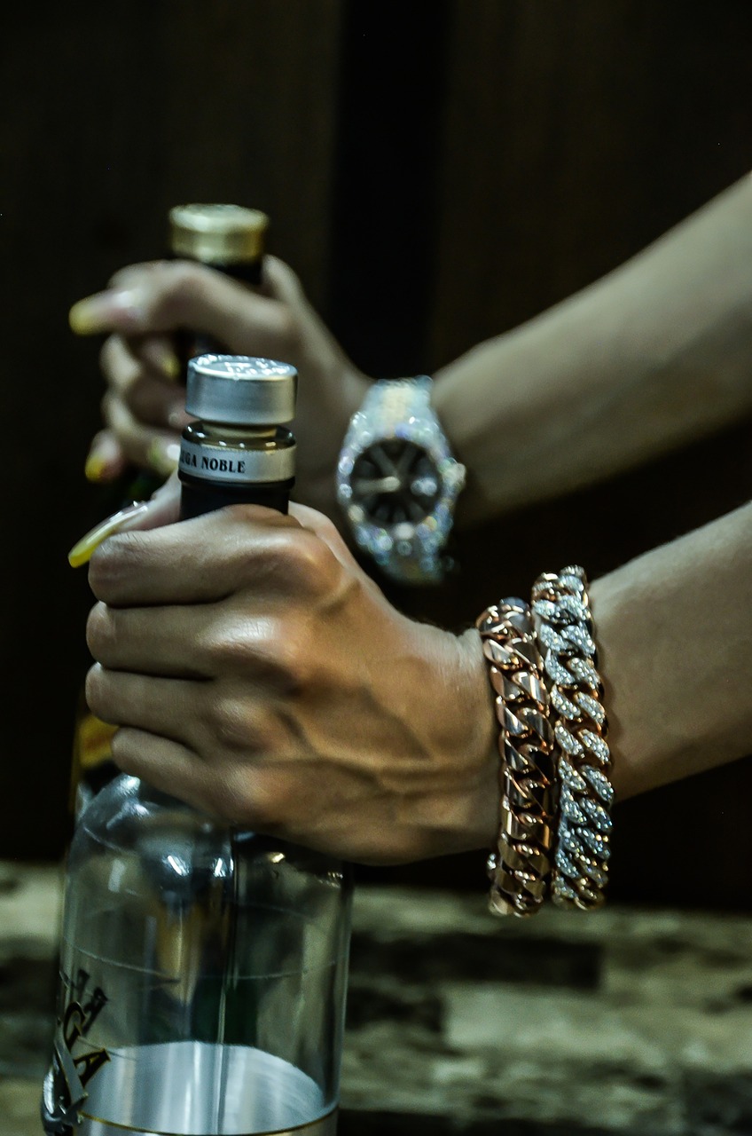 最新流行美甲飾品，引領(lǐng)時尚風(fēng)潮的指尖藝術(shù)潮流