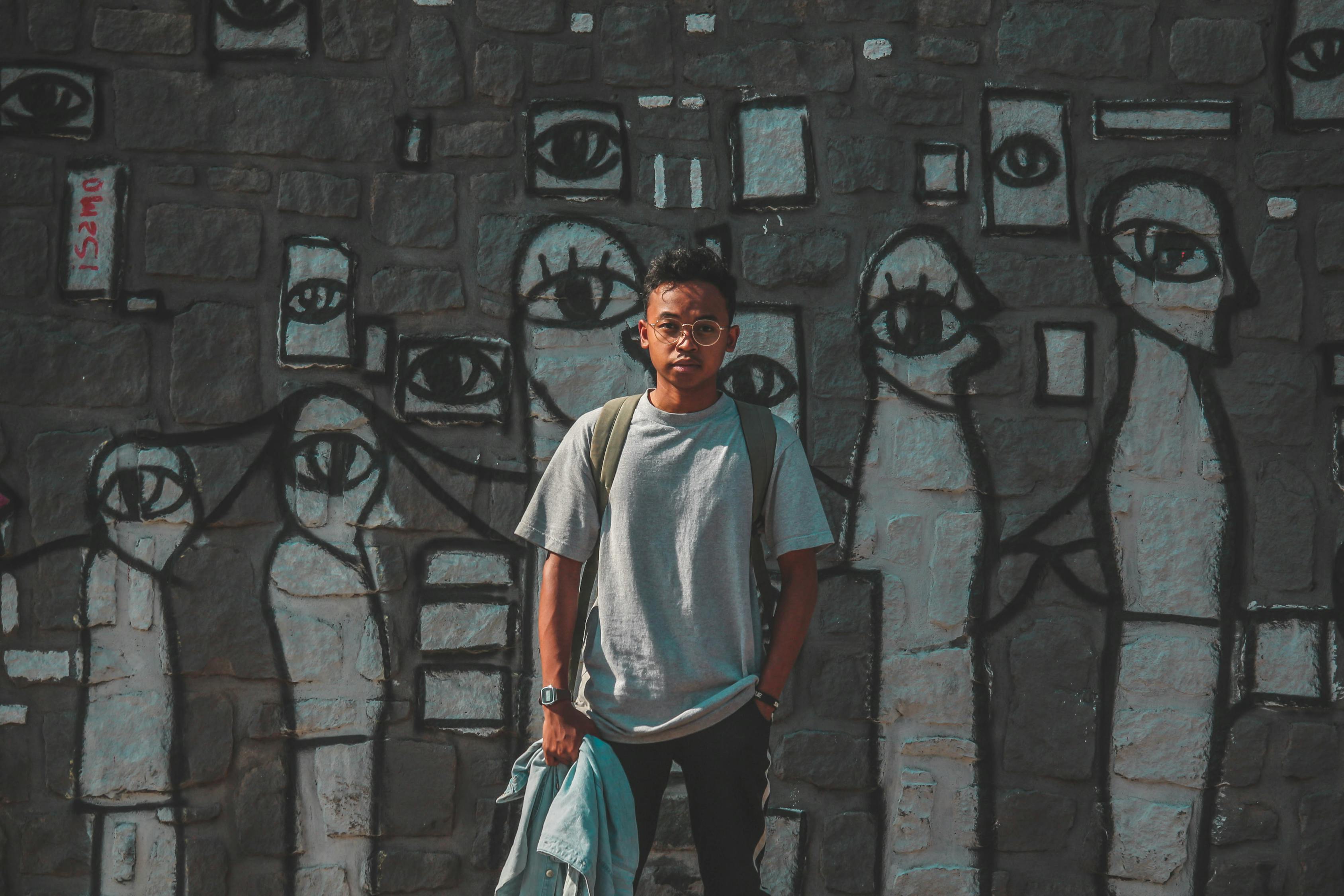 塑造角色藝術(shù)，培育影視新星——演員導(dǎo)師的角色與使命