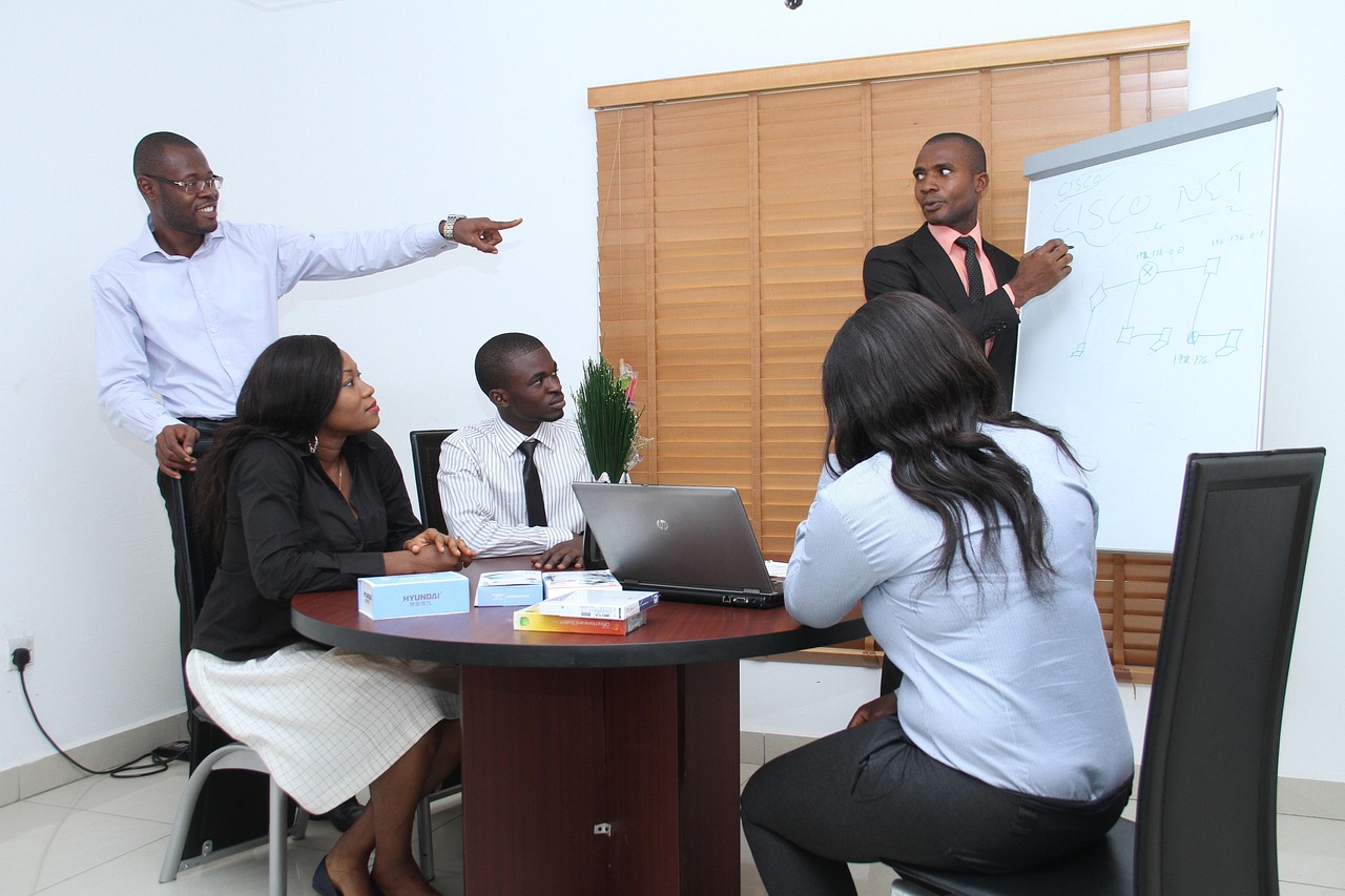 馬云最新演講洞察未來商業(yè)趨勢,分享未來發(fā)展趨勢的啟示視頻