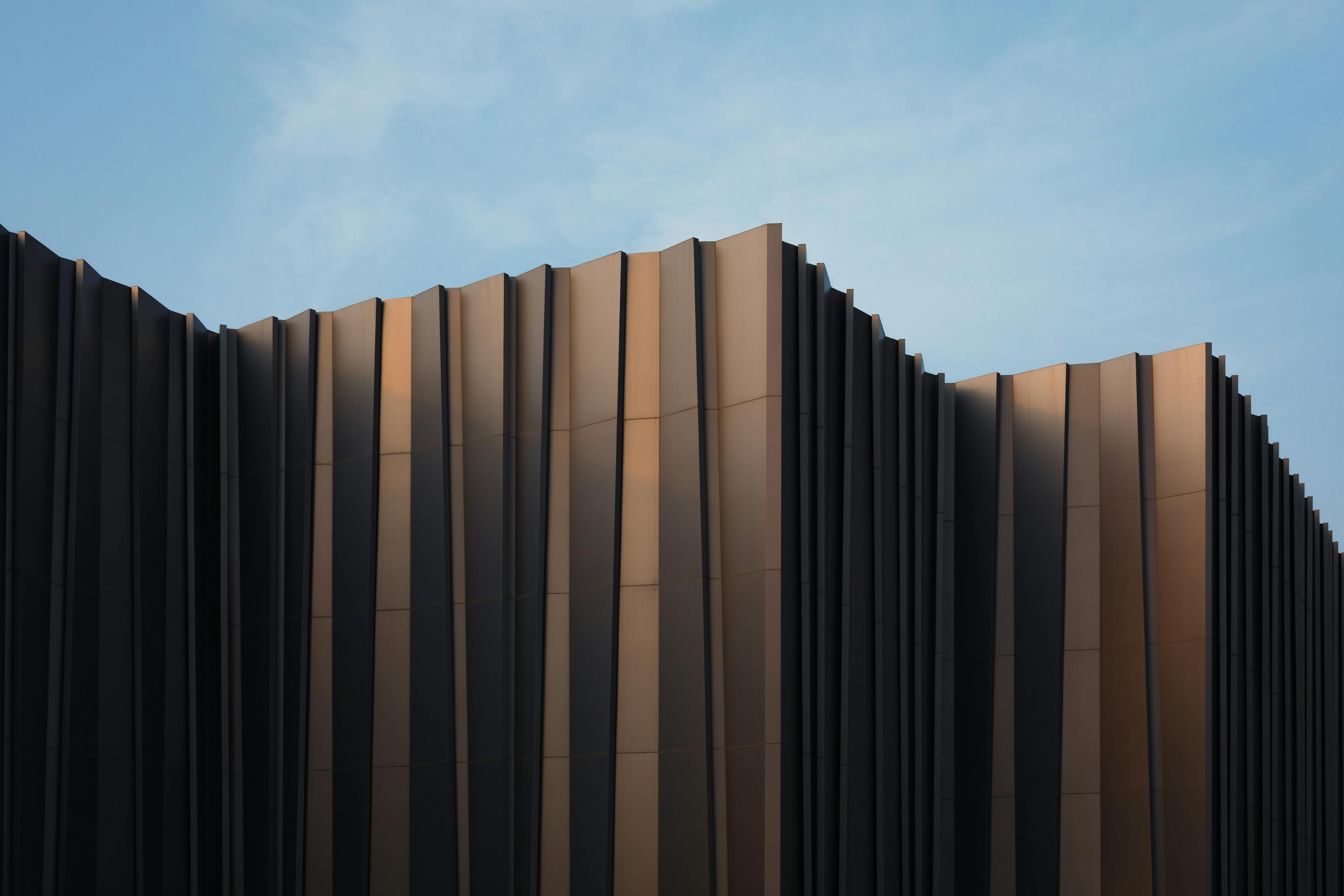 地坪漆價(jià)格探討，影響因素及市場(chǎng)行情分析