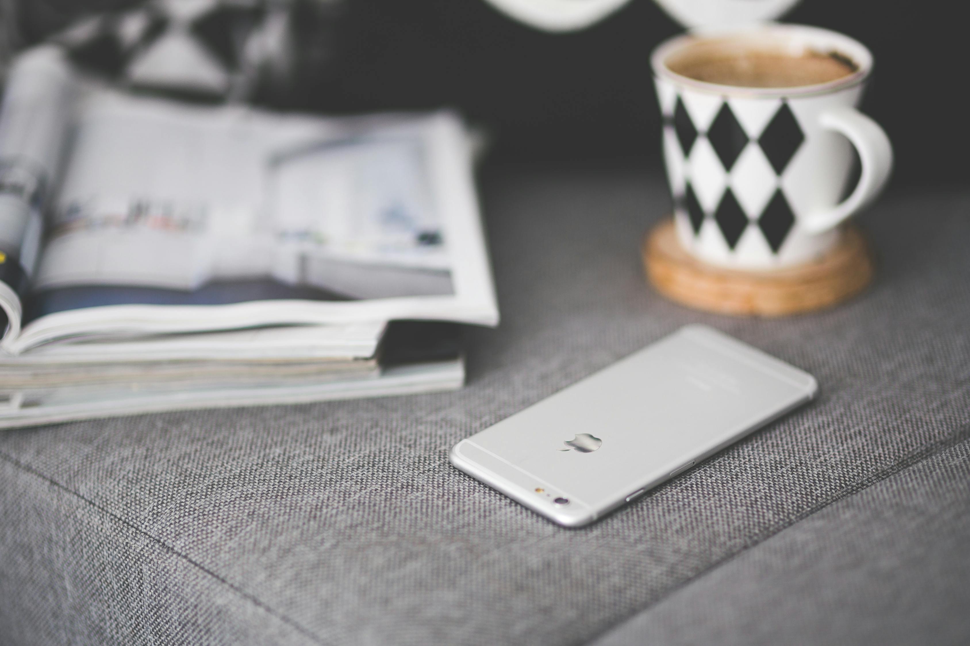 最新老年手機，科技關懷，溫暖老年生活