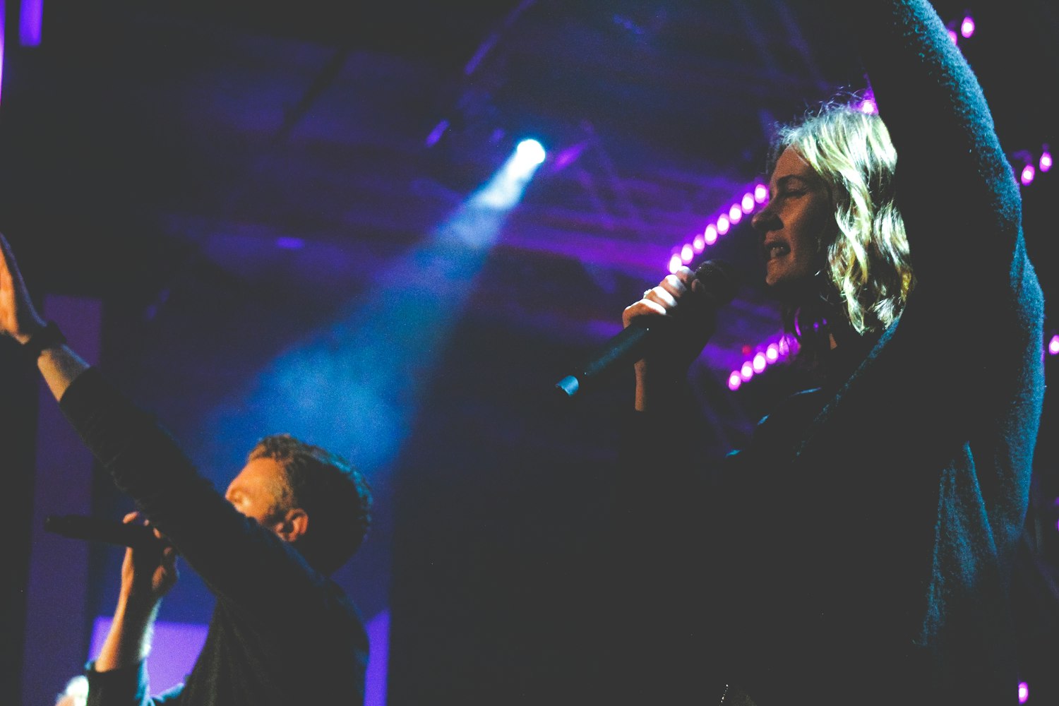 音樂舞臺(tái)英雄，適合比賽男聲演唱的熱血歌曲