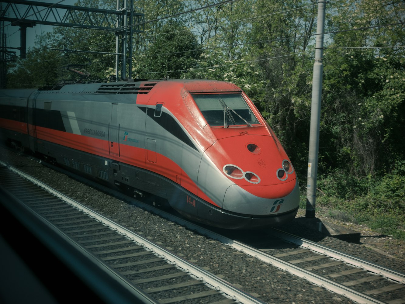 韓國(guó)電影中的火車,速度與情感的交織之旅